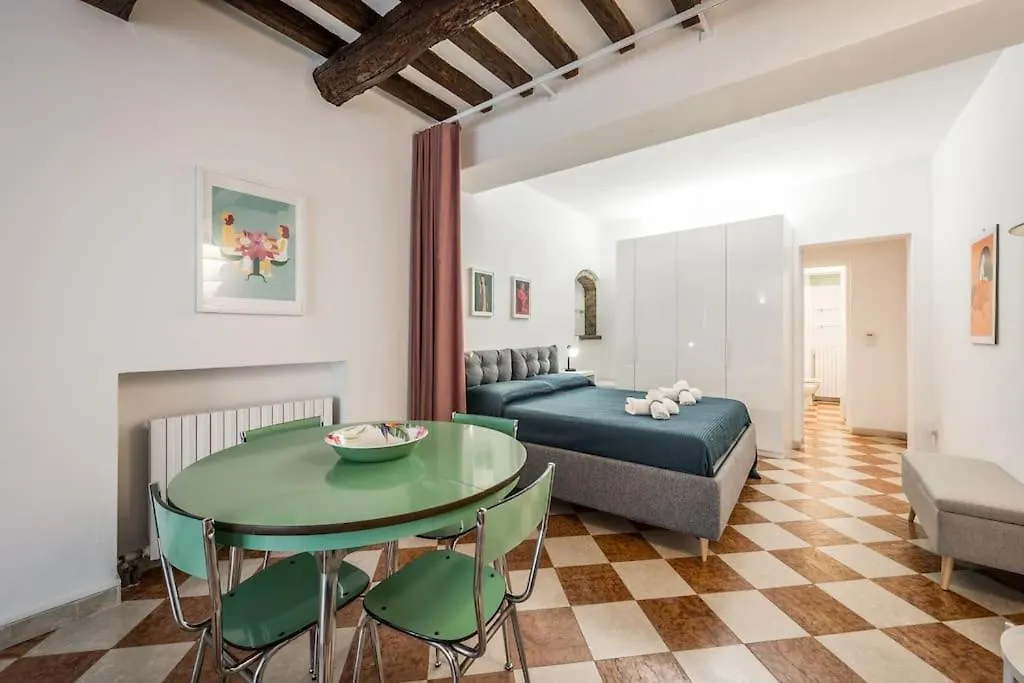 Casa Camilla - Arty Suite Nel Centro Storico Parma Italia